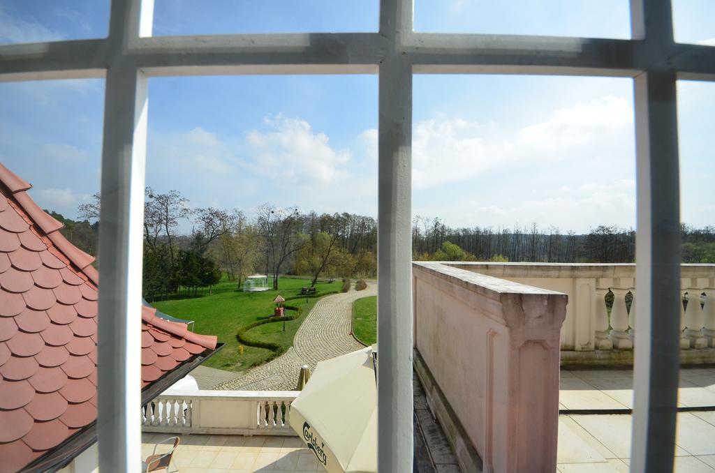 Dworek Katarzynki Kobylnica  Buitenkant foto