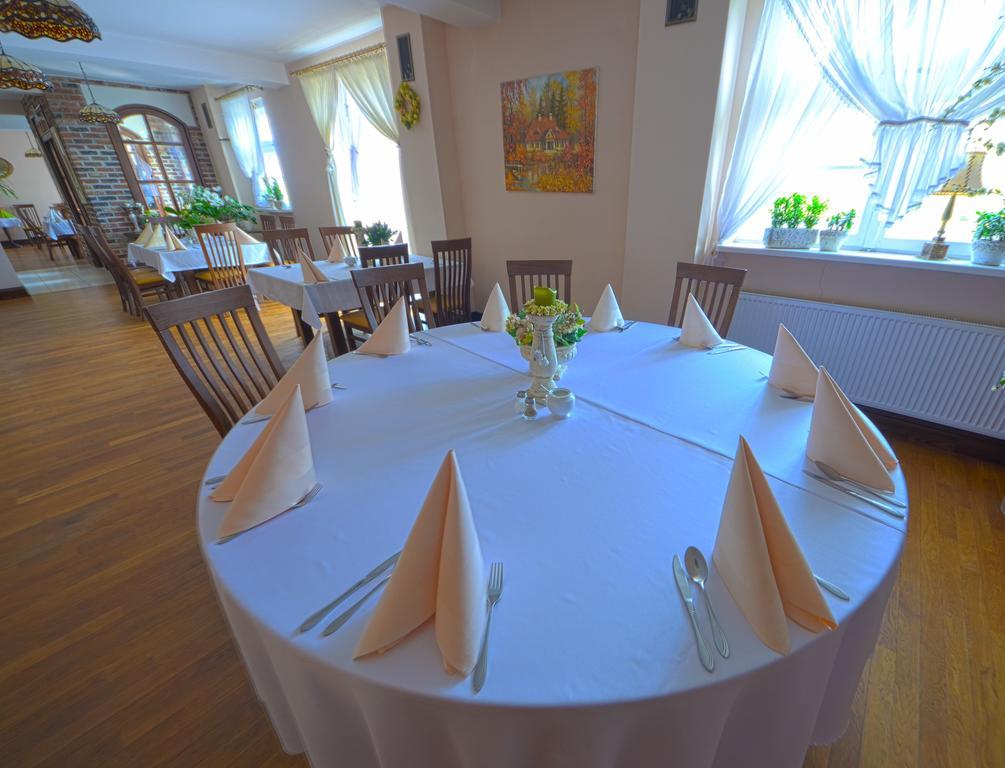 Dworek Katarzynki Kobylnica  Buitenkant foto